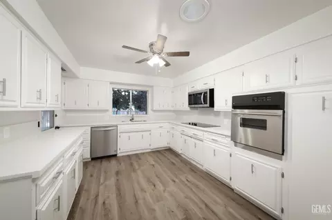 5604 Cypress Point Dr, Bakersfield, CA 93309