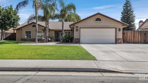 Exterior - 8614 Rockhampton Dr, Bakersfield, CA 93313 photo 13 of 14
