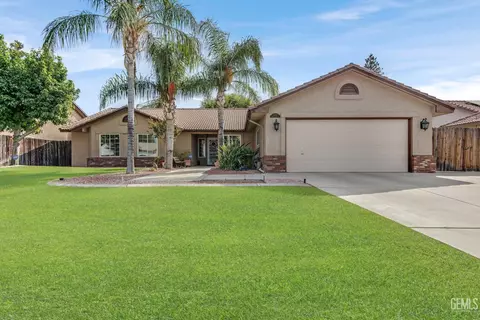 Exterior - 8614 Rockhampton Dr, Bakersfield, CA 93313 photo 1 of 14