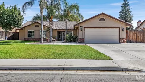 Exterior - 8614 Rockhampton Dr, Bakersfield, CA 93313 photo 14 of 14