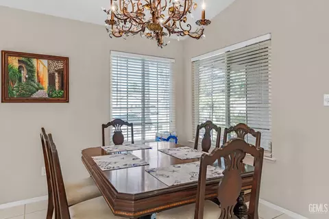 Dining - 8614 Rockhampton Dr, Bakersfield, CA 93313 photo 1 of 2