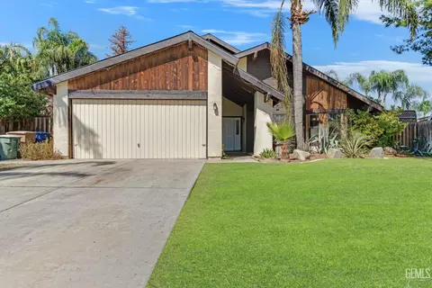 8204 Trumbull Dr, Bakersfield, CA 93311
