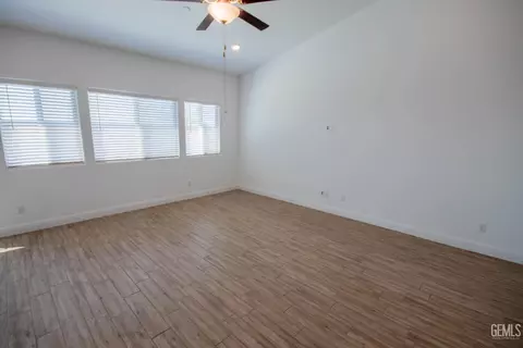 9105 Willow Terrace Dr, Shafter, CA 93263 photo 7