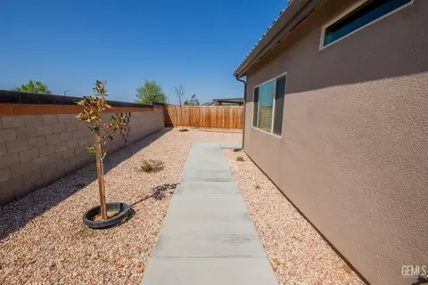 9105 Willow Terrace Dr, Shafter, CA 93263 photo 24