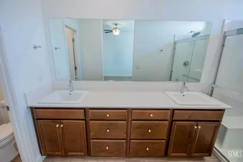 9105 Willow Terrace Dr, Shafter, CA 93263 photo 13