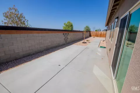 9105 Willow Terrace Dr, Shafter, CA 93263 photo 23