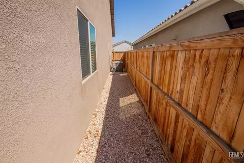 9105 Willow Terrace Dr, Shafter, CA 93263 photo 26