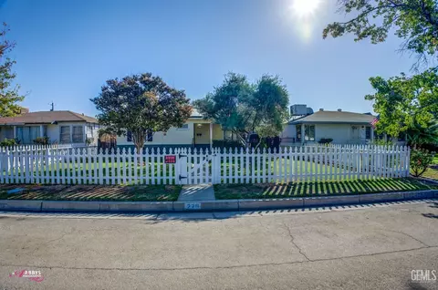 226 Olive St, Bakersfield, CA 93304