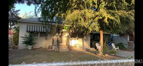 2516 Charleston Dr, Bakersfield, CA 93308