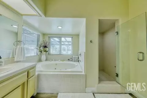 Other - 30130 Knight Ct, Tehachapi, CA 93561 photo 15 of 30