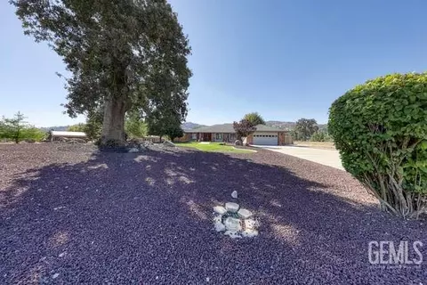 Exterior - 30130 Knight Ct, Tehachapi, CA 93561 photo 1 of 5