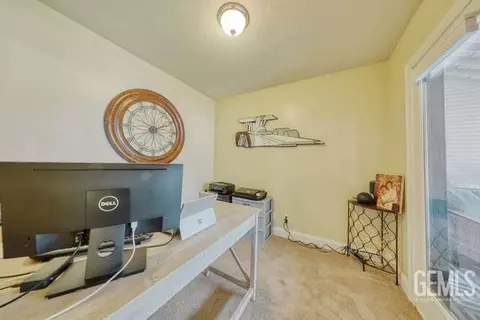 Entry Way - 30130 Knight Ct, Tehachapi, CA 93561 photo 13 of 19