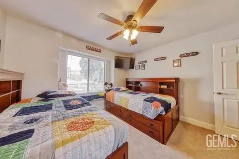 Bedroom - 30130 Knight Ct, Tehachapi, CA 93561 photo 7 of 8