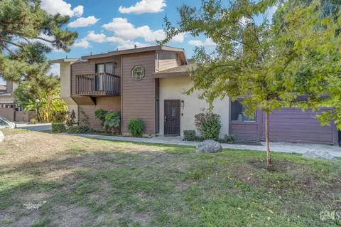 2316 Gosford Rd #X, Bakersfield, CA 93309
