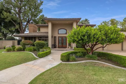 7405 El Verano Dr, Bakersfield, CA 93309