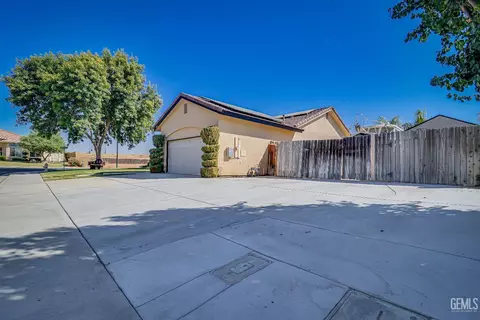 11322 Tee Box Ln, Taft, CA 93268 photo 4