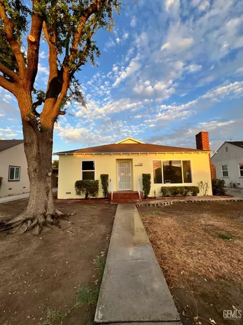 120 Western Dr, Bakersfield, CA 93309