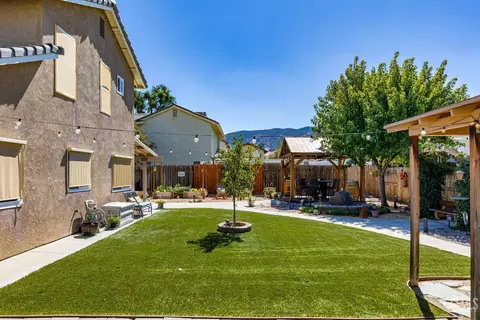 Exterior - 813 Elm St, Tehachapi, CA 93561 photo 10 of 11