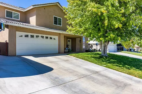 Exterior - 813 Elm St, Tehachapi, CA 93561 photo 2 of 11