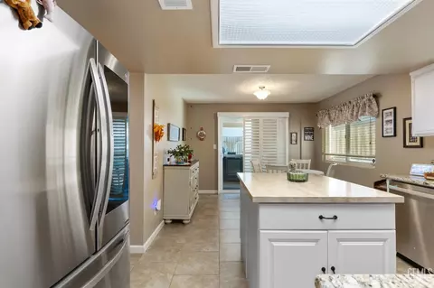 Kitchen - 813 Elm St, Tehachapi, CA 93561 photo 1 of 3