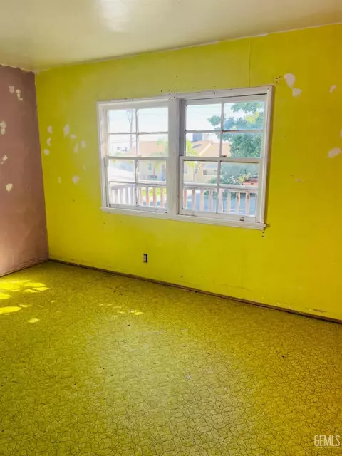 Bedroom - 109 Franklin Ave, Taft, CA 93268 photo 5 of 6