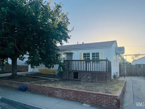 Exterior - 109 Franklin Ave, Taft, CA 93268 photo 1 of 7
