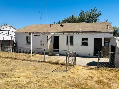 Exterior - 109 Franklin Ave, Taft, CA 93268 photo 3 of 7
