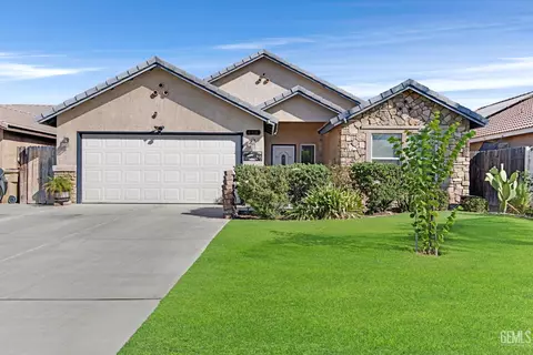 848 Sunset Meadow Ln, Bakersfield, CA 93308