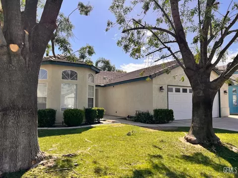 8409 Hoodsport Ave, Bakersfield, CA 93312