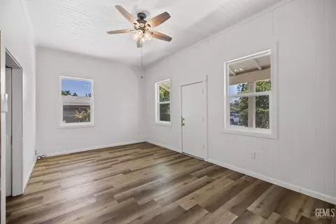Living - 1116 Cannon Ave, Bakersfield, CA 93307 photo 2 of 3
