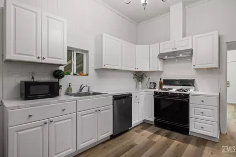 Kitchen - 1116 Cannon Ave, Bakersfield, CA 93307 photo 1 of 1