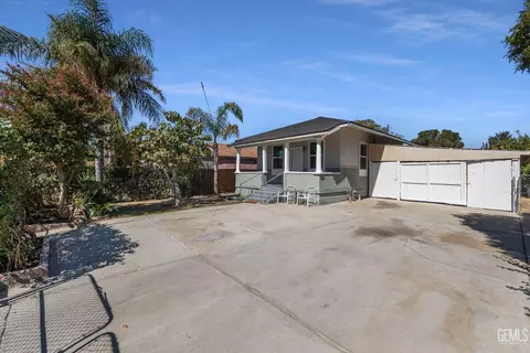Exterior - 1116 Cannon Ave, Bakersfield, CA 93307 photo 1 of 9
