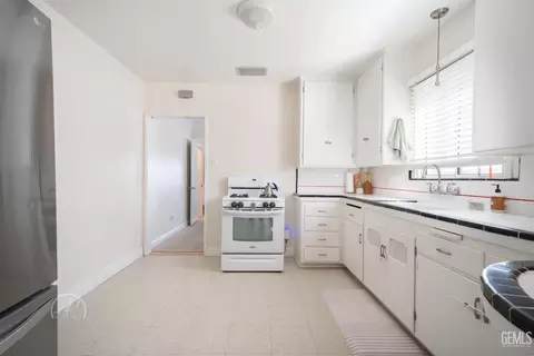 123 E San Emidio St, Taft, CA 93268 photo 9
