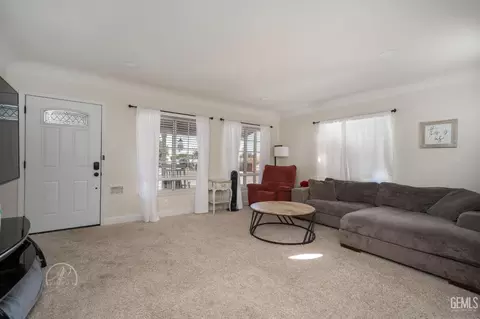 123 E San Emidio St, Taft, CA 93268 photo 5