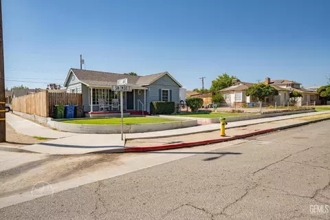 123 E San Emidio St, Taft, CA 93268 photo 2