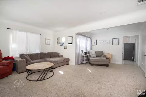 123 E San Emidio St, Taft, CA 93268 photo 4