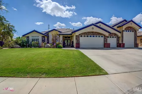15017 Redwood Valley Dr, Bakersfield, CA 93314