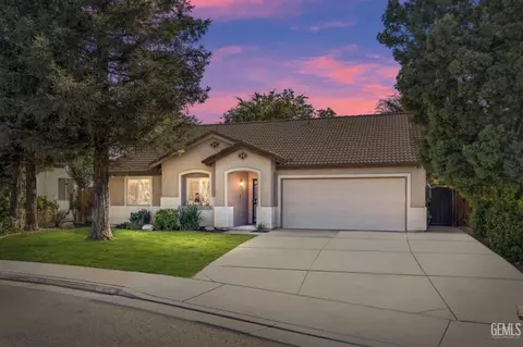 8211 Maple Grove Ln, Bakersfield, CA 93312