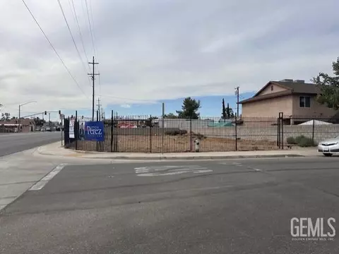 2 Kincaid St, Bakersfield, CA 93307