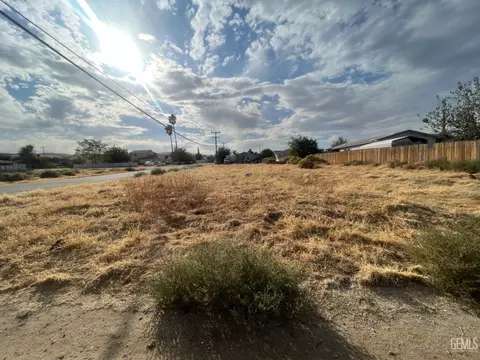 232 Rose Ave, Taft, CA 93268