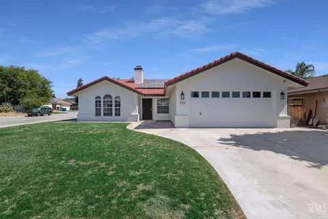520 Sarabande Ave, Bakersfield, CA 93308
