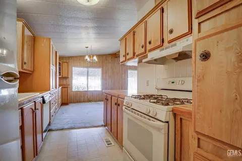 Kitchen - 5201 Crystal Fall Ln, Bakersfield, CA 93313 photo 4 of 4