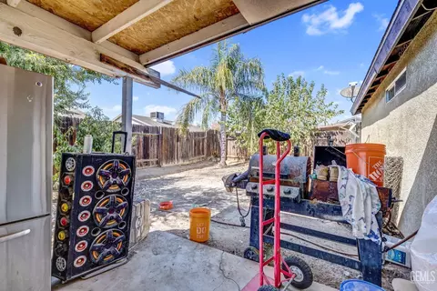 822 Fox Tree Ct, Bakersfield, CA 93306 photo 18