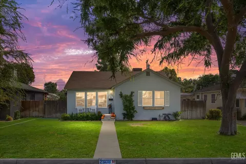 2608 Pine St, Bakersfield, CA 93301 photo 1