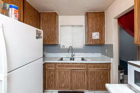 Kitchen - 1109 Iris St, Wasco, CA 93280 photo 2 of 3