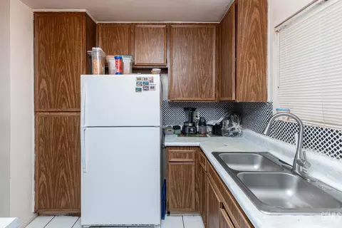 Kitchen - 1109 Iris St, Wasco, CA 93280 photo 3 of 3