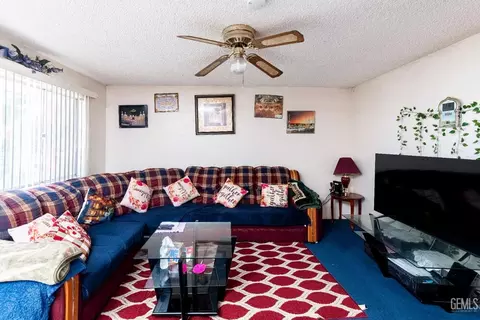 Living - 1109 Iris St, Wasco, CA 93280 photo 2 of 2