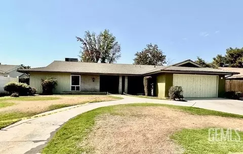 209 Gabriel Dr, Bakersfield, CA 93309