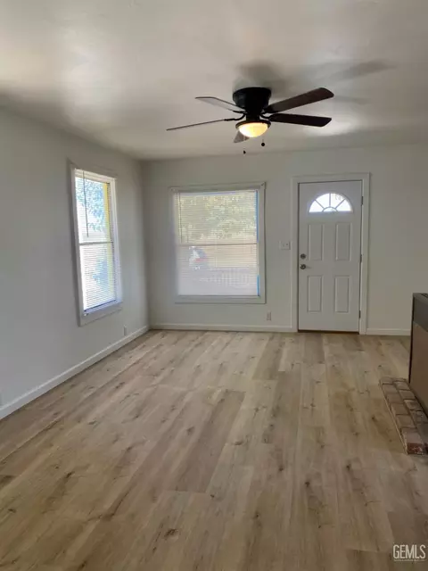 817 Pierce St, Taft, CA 93268 photo 5