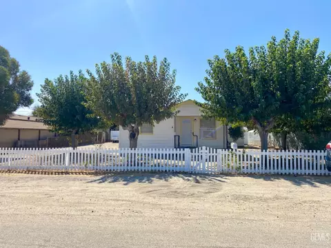 817 Pierce St, Taft, CA 93268 photo 1